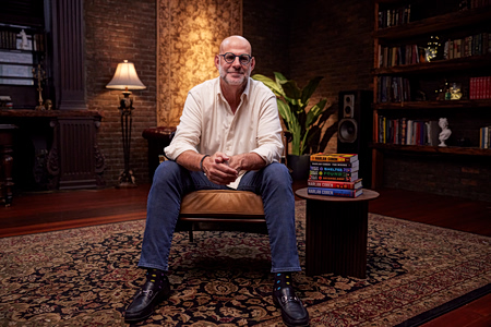 Harlan Coben: Ποιος είναι ο Μίδας των best sellers και του Netflix