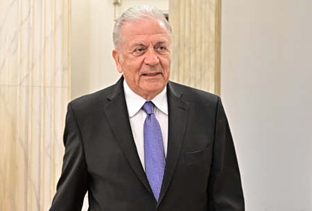 Δημήτρης Αβραμόπουλος: Στη Βουλή το ευρωπαϊκό ένταλμα για Qatargate – Πού θα δικαστεί