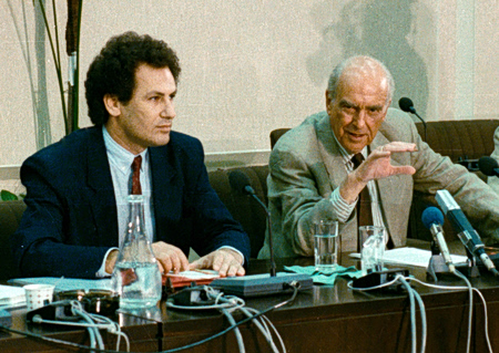 Ανδρέας Παπανδρέου: «… Ωσεί Παρών …» – Ένας μεγάλος απών με διαρκή παρουσία παντού