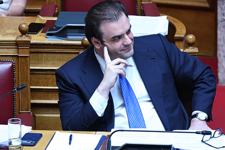 Κόντρα Πιερρακάκη – Φάμελλου για τον νόμο Κατσέλη – Πινγκ πονγκ για δανειολήπτες και funds