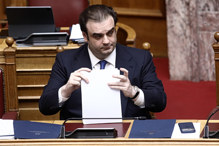 Βουλή: Τι είπε ο Πιερρακάκης για τον Νόμο Κατσέλη – Το αιχμηρό σχόλιο Γερουλάνου