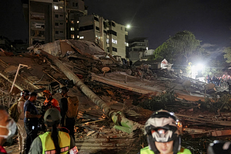Βενεζουέλα: Διπλός σεισμός 7,2 και 7,5R – Φόβοι ότι οι νεκροί θα κυμανθούν από 10.000-100.000, ισοπεδώθηκαν κτίρια