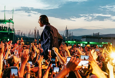 Οι 2,5 ώρες του Nick Cave στην Πλατεία Νερού - Από την συγκίνηση στην απόλυτη ένταση