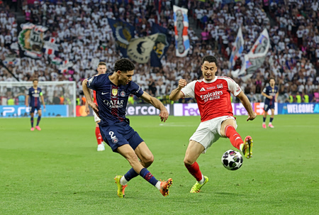 Champions League, υπόθεση για λίγους