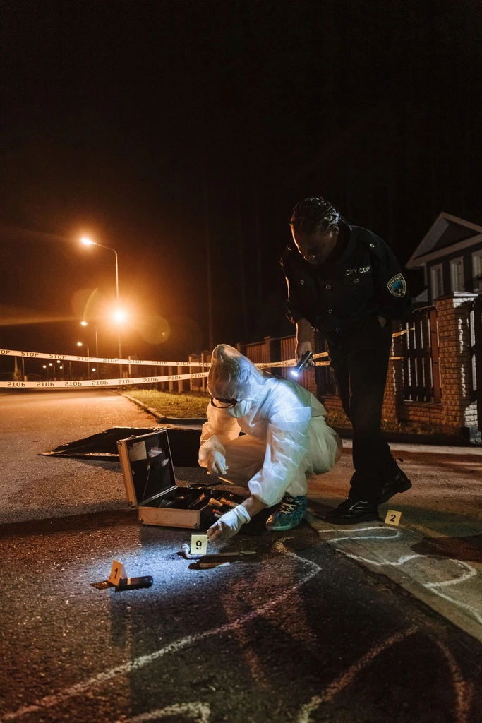 Πώς το «ελληνικό CSI» εξιχνιάζει τις αόρατες δολοφονίες – Οι κρυφές τεχνικές για το τέλειο έγκλημα