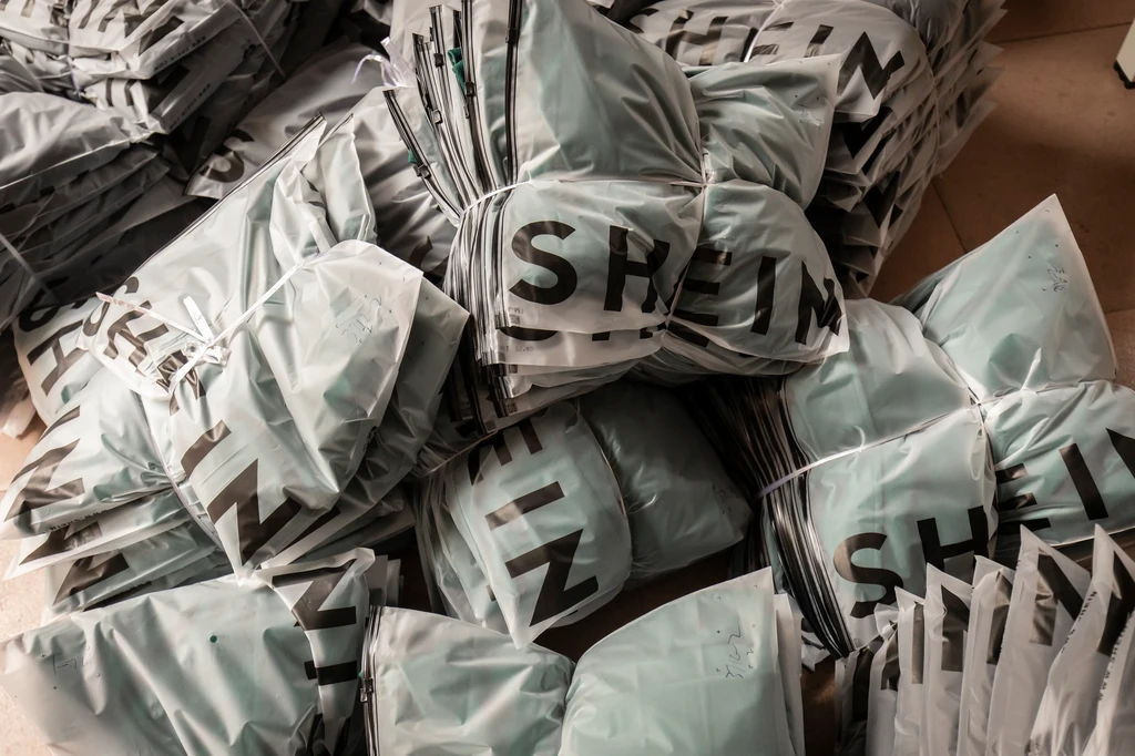 Shein, Temu, AliExpress: Πτώση έως 40% στις εισαγωγές μετά το «3ευρώ» | Επικαιρότητα στο PlusTV.gr