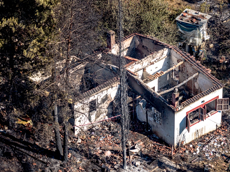 Φωτιά στο Ωραιόκαστρο: Νεκροί ο πατέρας και ο 12χρονος γιος του- Εκκρεμεί η ταυτοποίηση