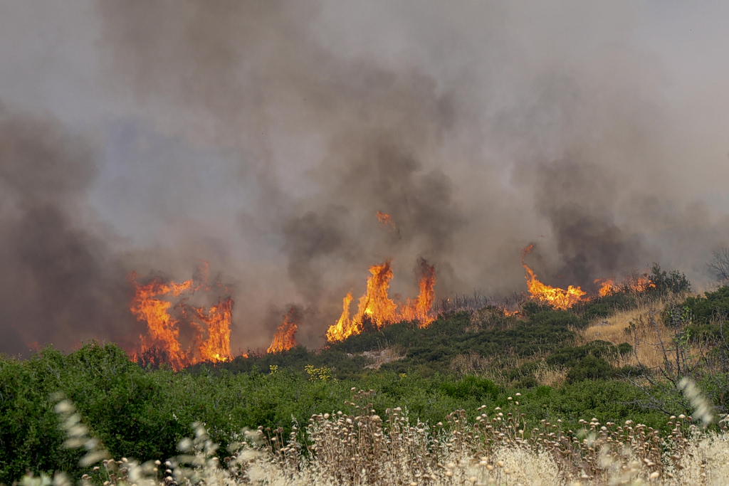 Φωτιά σε χαμηλή βλάστηση στα Κουφάλια Θεσσαλονίκης – Ήχησε το 112