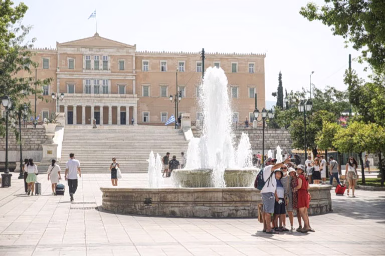Η Scope αναβαθμίζει την Ελλάδα σε BBB+