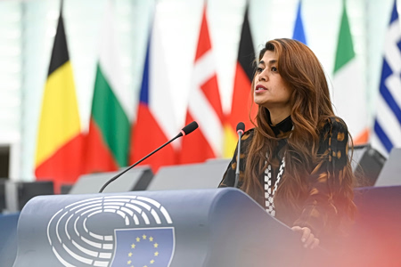 Ρίμα Χασάν: «Με στοχοποιούν για να φιμώσουν όσους μιλάνε για γενοκτονία» – Τι λέει η γαλλίδα ευρωβουλευτής στο «Βήμα»