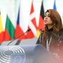 Ρίμα Χασάν: «Με στοχοποιούν για να φιμώσουν όσους μιλάνε για γενοκτονία» – Τι λέει η γαλλίδα ευρωβουλευτής στο «Βήμα»