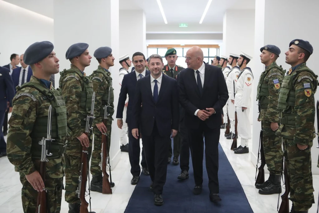 Παρέμβαση Ανδρουλάκη για τα εθνικά θέματα: Το παρασκήνιο των συναντήσεων με Δένδια, Γεραπετρίτη