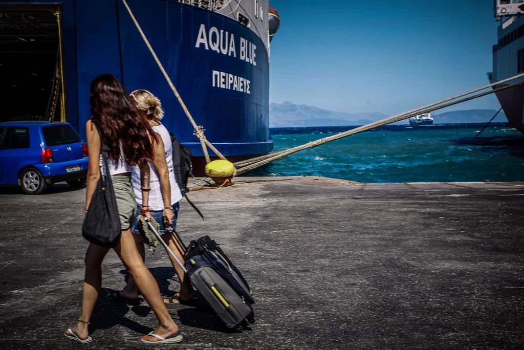 Ακυρώνονται αύριο δρομολόγια πλοίων από Ραφήνα – Παράνομη η απεργία