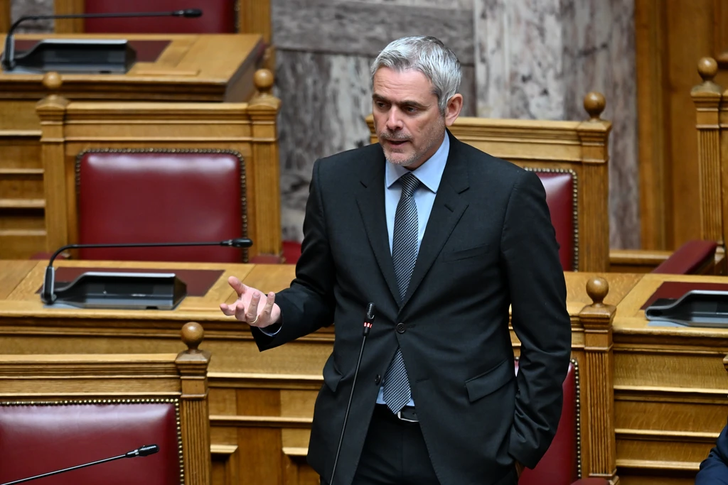 Βουλή: Κόντρα Κυβέρνησης – Αντιπολίτευσης για τις επιθέσεις στη Θεσσαλονίκη