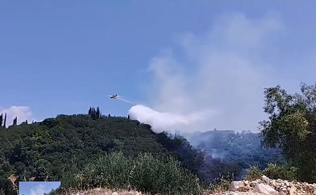 Φωτιές σε Ρόδο και Κέρκυρα – Σηκώθηκαν εναέρια μέσα