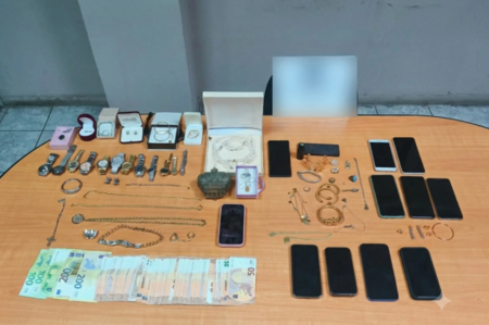 Συμμορία «άδειαζε» κοσμηματοπωλεία στην Αττική – Λεία 370.000 ευρώ και 9 συλλήψεις