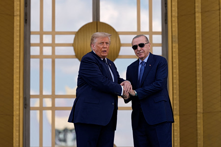 Αγήματα, ιππικό και παραδοσιακοί πολεμιστές – Έτσι υποδέχτηκε ο Ερντογάν τον Τραμπ (Εικόνες)