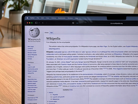 Wikipedia: Από τι απειλείται η ελεύθερη διαδικτυακή εγκυκλοπαίδεια