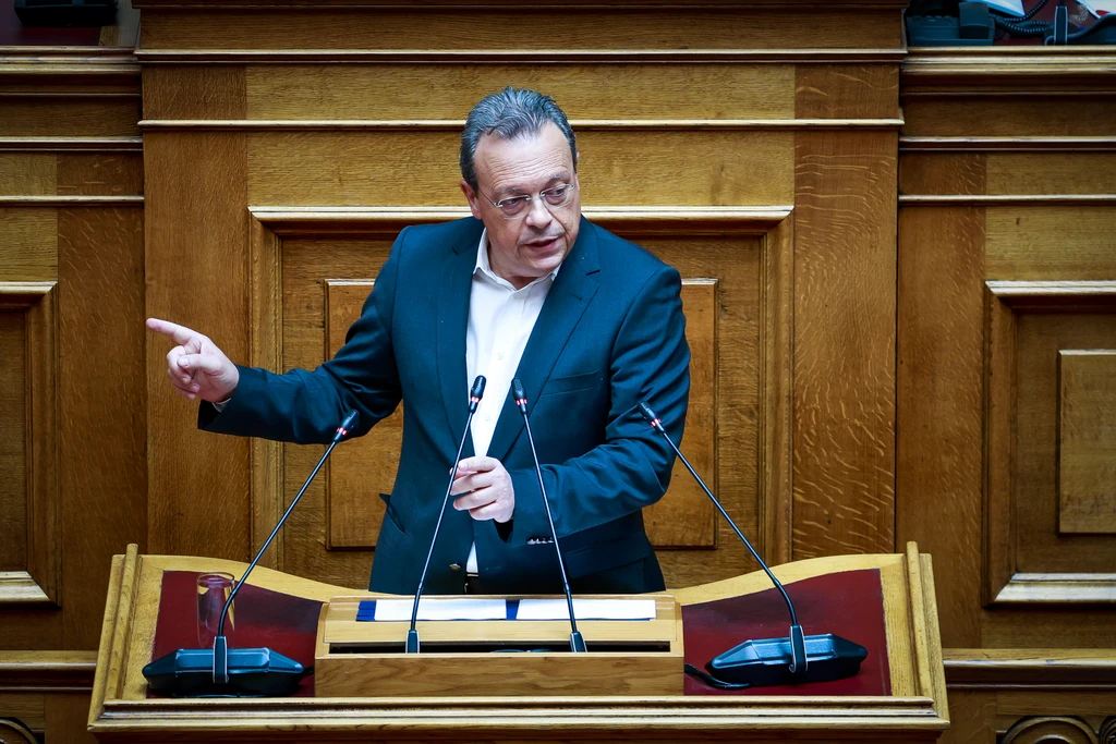 Άνοιξε ο δρόμος για νέο κύμα παραιτήσεων | Επικαιρότητα στο PlusTV.gr