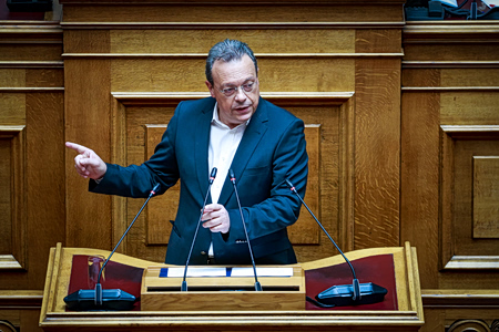 Άνοιξε ο δρόμος για νέο κύμα παραιτήσεων