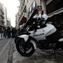 Ποινές φυλάκισης στους δύο αστυνομικούς για τον βιασμό 19χρονης στο ΑΤ Ομόνοιας