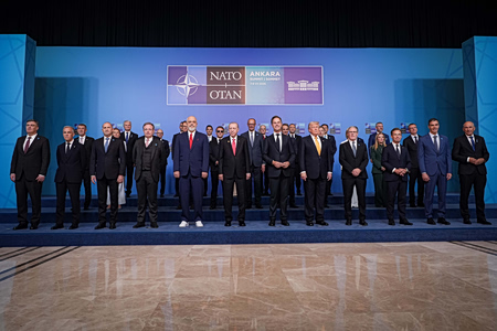 Σε δυο βάρκες η κυβέρνηση