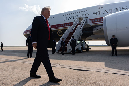 Τραμπ: Κενά ασφαλείας στο νέο Air Force One
