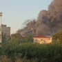 Μεγάλη φωτιά στο θέατρο Μπάντμιντον στο Πάρκο Γουδή – Ήχησε 112
