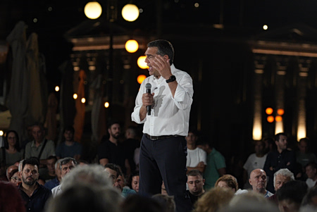 Τσίπρας: «Ποτέ άλλοτε σε αυτόν τον τόπο δεν είχε έρθει τόσο κοντά η νύχτα στο Μέγαρο Μαξίμου»