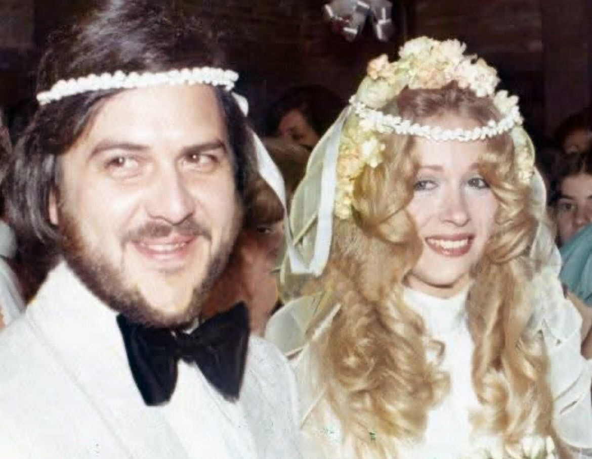 Wedding stories: Η Νόρα Βαλσάμη και ο Ερρίκος Ανδρέου την ημέρα του γάμου τους το 1973