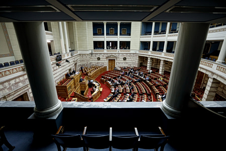 Καμία συναίνεση στην επιτροπή Αναθεώρησης του Συντάγματος – Πότε είναι οι ψηφοφορίες