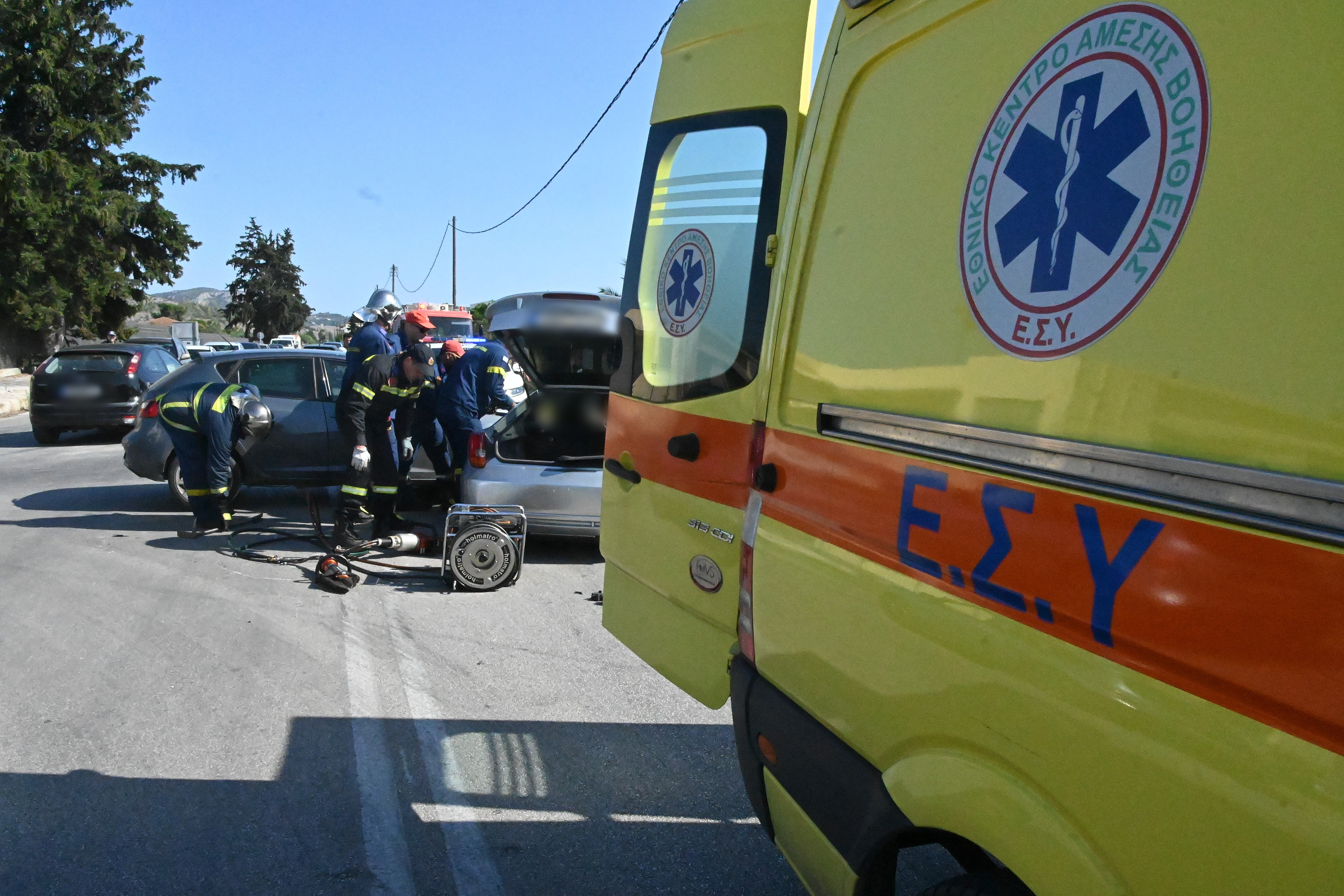 Χαλκιδική: Νεκρή μητέρα και βρέφος σε σφοδρή σύγκρουση ΙΧ με βυτιοφόρο