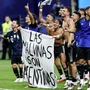 Μουντιάλ 2026: Αντιμέτωπη με τιμωρία από τη FIFA η Αργεντινή – Το πανό για τα Φώκλαντ και το αίμα του 1982