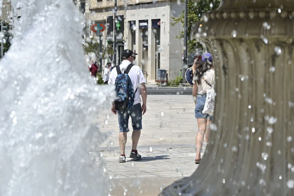 Καύσωνας: Προ των πυλών τα πρώτα 40άρια και μετά βουτιά της θερμοκρασίας – Συναγερμός για φωτιές