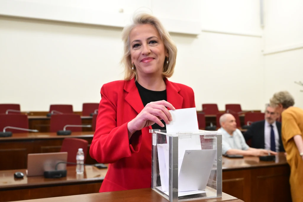 ΣΥΡΙΖΑ: Εξελέγη η Ρένα Δούρου πρόεδρος της ΚΟ