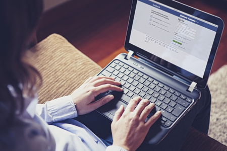 Facebook: Προβλήματα στη σύνδεση – Εκατοντάδες αναφορές από χρήστες