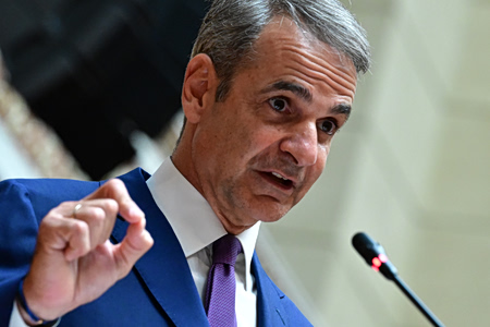 5 το πρωί: Γαλάζια καρφιά για την Ευρωπαϊκή Εισαγγελία – Εποχή Μπέρναμ στη Βρετανία – Καμίνι και σήμερα η χώρα