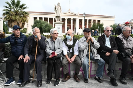 Συντάξεις χηρείας – Βουλή: Τέλος στο ψαλίδι της 3ετίας, οι 4 αλλαγές