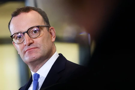 Γερμανία: Πώς μια παραίτηση γίνεται πολιτικό δώρο για τον Μερτς