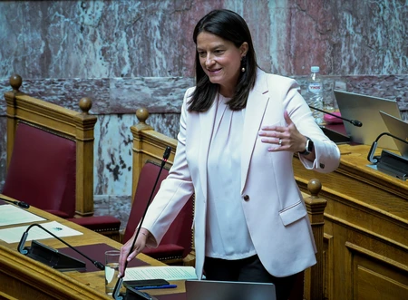 Κεραμέως για συντάξεις χηρείας: «Διπλάσιο ποσό εφόρου ζωής» – Η κόντρα με την αντιπολίτευση