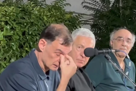 Μπαρτζώκας: Δάκρυσε μιλώντας για τον πατέρα του – Δείτε τη συγκινητική στιγμή