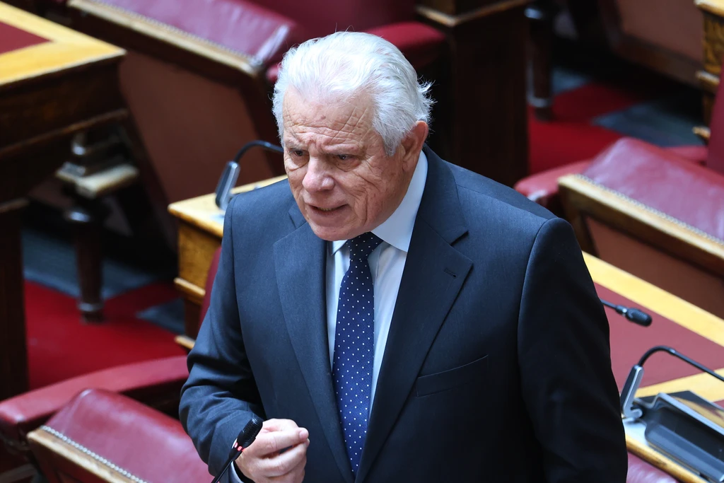 Ερώτηση Βλάχου σε Μητσοτάκη για την ανακύκλωση – Η αιχμή