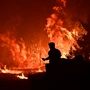 Φωτιά στην Πάρνηθα – Καίει παρά την ισχυρή βροχή