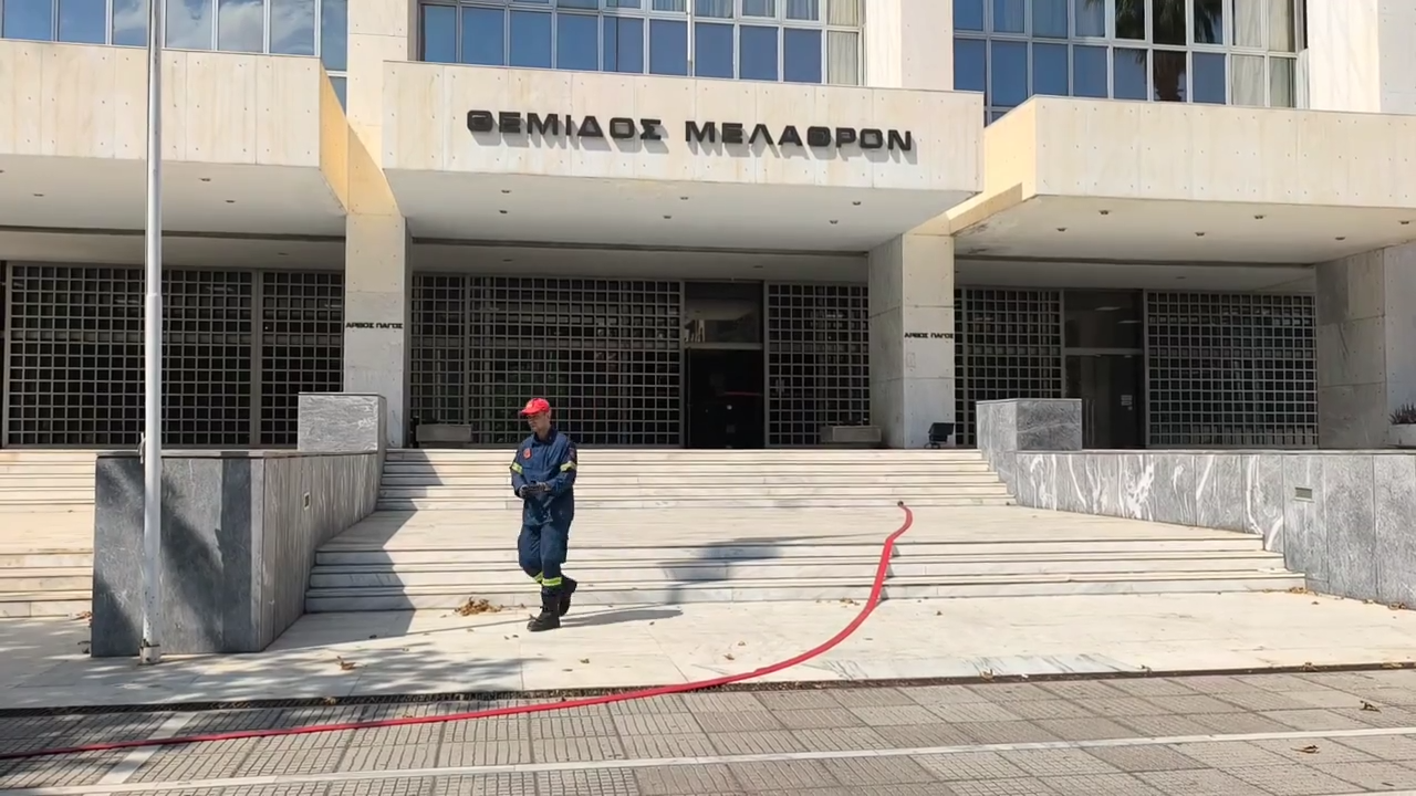 Μπλακ άουτ και καπνοί από γεννήτρια στον Άρειο Πάγο