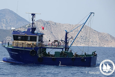 Καταγγελία από το «Αρχιπέλαγος» – Τέσσερις τουρκικές μηχανότρατες ψαρεύουν στα ελληνικά ύδατα