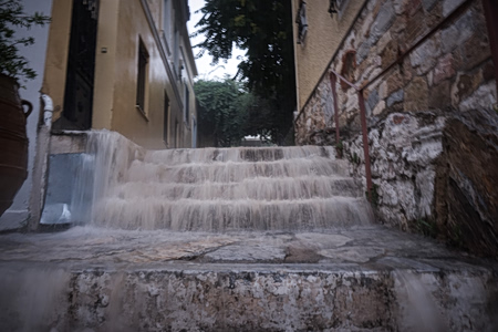 Έκτακτο Δελτίο ΕΜΥ: Μήνυμα από το 112 σε 6 περιοχές – Πού θα «χτυπήσει» η κακοκαιρία