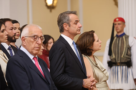 Γιατί δεν ήταν στο σαλονάκι με του αρχηγούς ο Κακλαμάνης