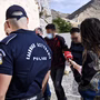 Σύρος: Ποινική δίωξη στο ζευγάρι για τη δολοφονία της 41χρονης – Εικόνες από την αναπαράσταση
