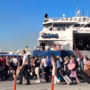 Κορυφώνεται η έξοδος των αδειούχων – «Απόδραση» άνω των 110.000 επιβατών το τριήμερο