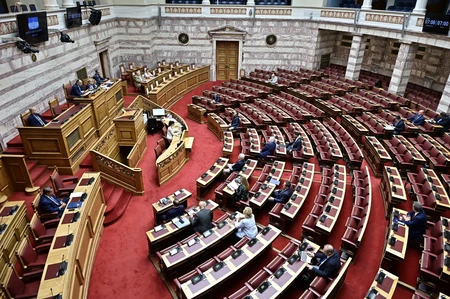 Τα ανοιχτά μέτωπα και οι παραφωνίες
